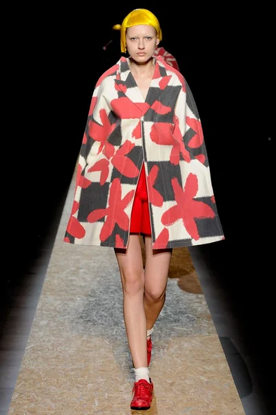 Look 14